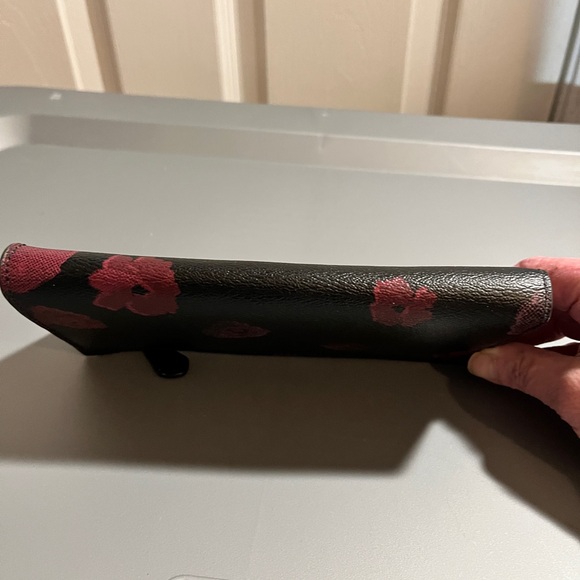 Coach Black Floral Zip Around Wallet Gold Hardware - Picture 4 of 14